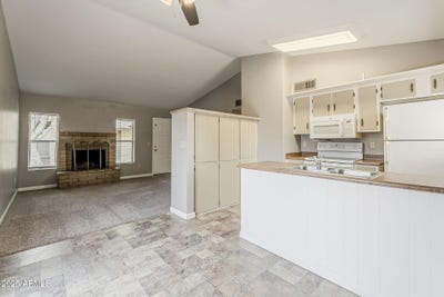/international/us/2515-s-maple-avenue-tempe-az-110099535574/