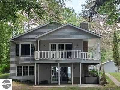 /international/us/200-mcdonald-drive-houghton-lake-mi-110109167148/