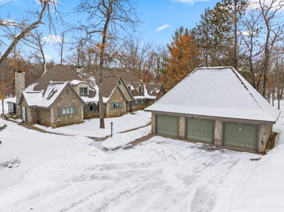 /international/us/927-chardonnay-lane-lewiston-mi-110106182298/