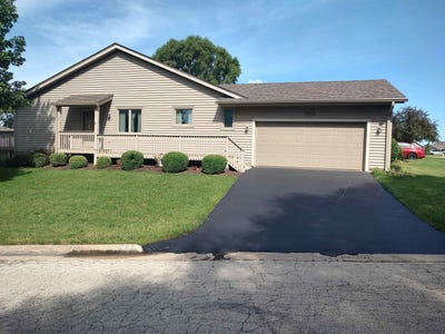 /international/us/5022-prairie-path-loves-park-il-110108960297/