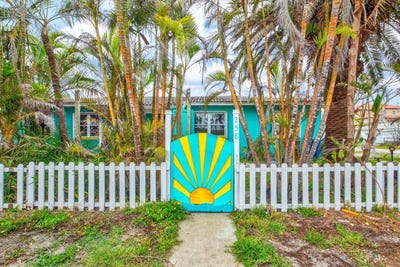 /international/us/256-144th-avenue-madeira-beach-fl-110097916018/
