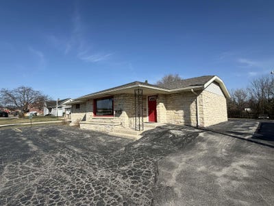 /international/us/1624-w-washington-st-west-bend-wi-110106933513/