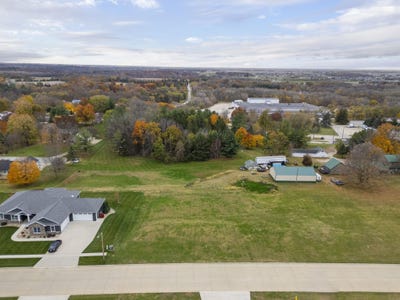 /international/us/1058-ne-2nd-avenue-waverly-ia-110103415165/