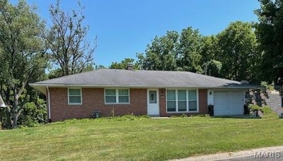 /international/us/100-debbie-drive-collinsville-il-110101213448/