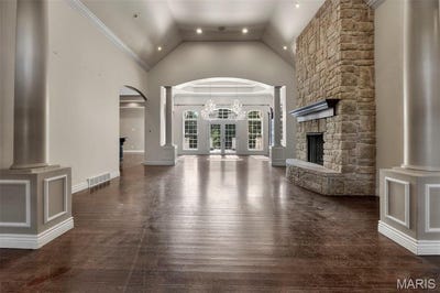 /international/us/425-windwood-lake-drive-cape-girardeau-mo-110107940873/