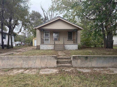 /international/us/312-n-star-st-hutchinson-ks-110119960031/