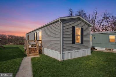 /international/us/69-mobile-drive-thomasville-pa-110106271779/