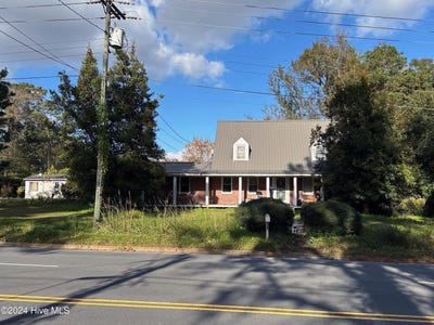 /international/us/570-w-main-street-wallace-nc-110103297133/