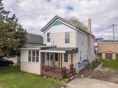 /international/us/336-south-locust-reedsburg-wi-110107781248/