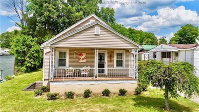 /international/us/241-n-pinch-road-elkview-wv-110108194926/