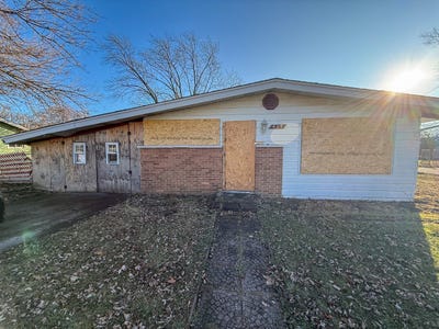 /international/us/413-w-winthrop-avenue-addison-il-110108910280/