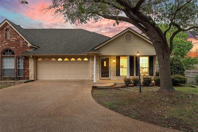 /international/us/201-pecan-village-circle-waco-tx-110106921846/