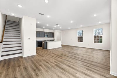 /international/us/86-depot-way-dunellen-nj-110108472943/