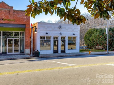 /international/us/55-s-trade-street-tryon-nc-110104899353/
