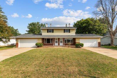 /international/us/1014-e-northwood-drive-appleton-wi-110101459516/