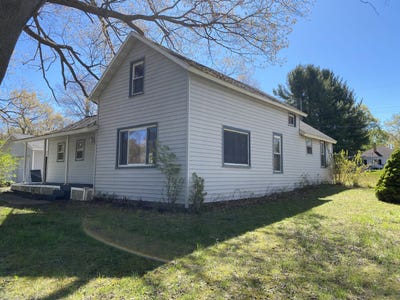 /international/us/7942-hill-street-montague-mi-110107985725/