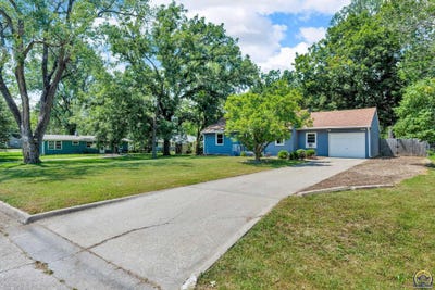 /international/us/2033-sw-james-st-topeka-ks-110101403158/