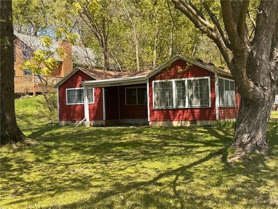 /international/us/6205-french-lake-way-wells-twp-mn-110107809762/