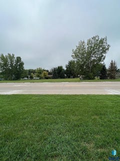 /international/us/305-e-highway-38-hwy-hartford-sd-110098763969/