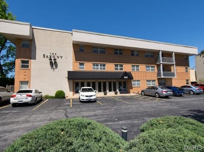 /international/us/8631-old-bonhomme-road-st-louis-mn-110107663810/