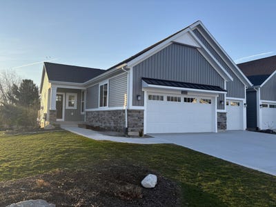 /international/us/2553-ravines-trail-drive-sw-byron-center-mi-110105050642/
