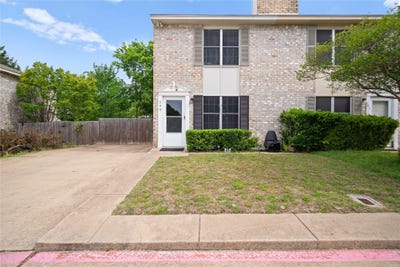 /international/us/139-graystone-place-duncanville-tx-110107659828/