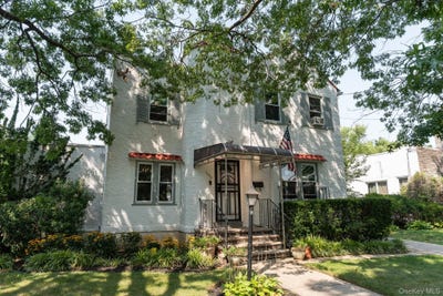 /international/us/82-42-233rd-street-queens-village-ny-110109805043/