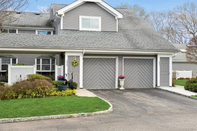 /international/us/248-river-drive-moriches-ny-110107485694/