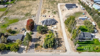 /international/us/2572-winchester-ln-emmett-id-110120152611/