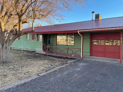 /international/us/819-e-madison-st-burns-or-110108881459/