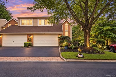 /international/us/23-willow-ridge-drive-smithtown-ny-110110277052/