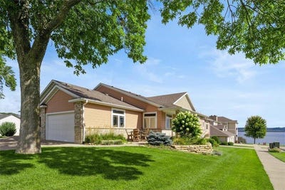 /international/us/1329-s-oak-street-lake-city-mn-110101192579/