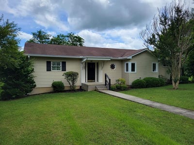 /international/us/176-riverside-drive-hayesville-nc-110108655202/