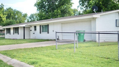 /international/us/501-n-10th-street-san-saba-tx-110108844557/