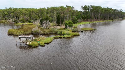 /international/us/3572-upper-neck-road-bayboro-nc-110094839032/