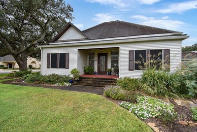 /international/us/401-fahrenthold-street-el-campo-tx-110120152276/