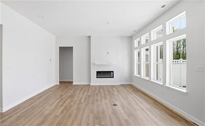 /international/us/1501-regal-road-suffolk-va-110110253614/