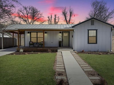 /international/us/606-harper-st-kerrville-tx-110108471250/