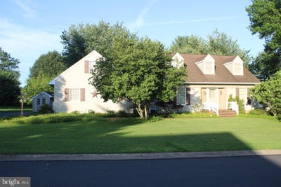 /international/us/109-sandstone-drive-willow-street-pa-110100832482/