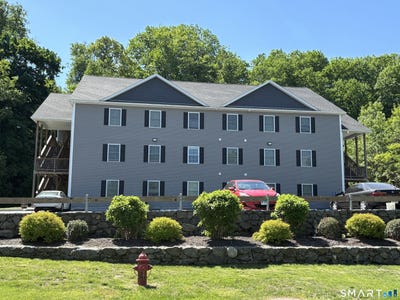 /international/us/49-taylor-avenue-bethel-ct-110108911566/