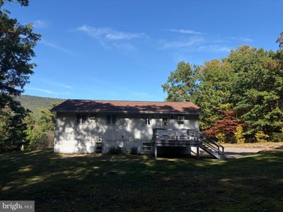 /international/us/8746-route-209-williamstown-pa-110119440985/