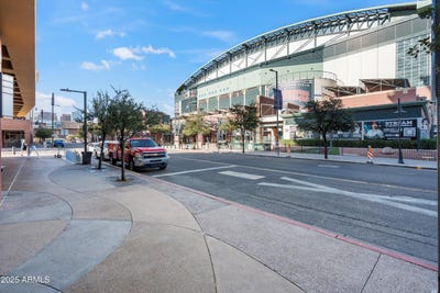 /international/us/310-s-4th-street-phoenix-az-110100371873/