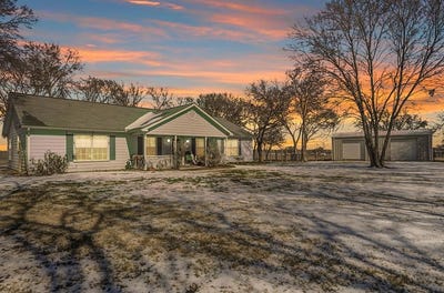 /international/us/358-e-pecan-street-waxahachie-tx-110105256808/