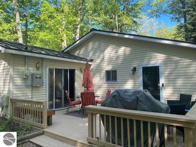 /international/us/317-oak-tree-drive-lake-george-mi-110101234137/?lang=zh-tw