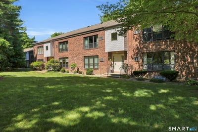 /international/us/4-wellington-drive-farmington-ct-110108880976/