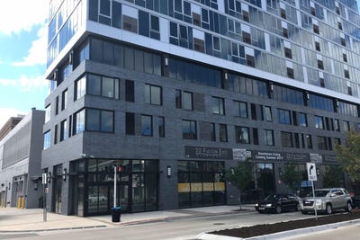 /international/us/20-fulton-street-e-grand-rapids-mi-110090953094/