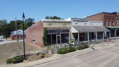 /international/us/58-first-street-maury-city-tn-110110266322/