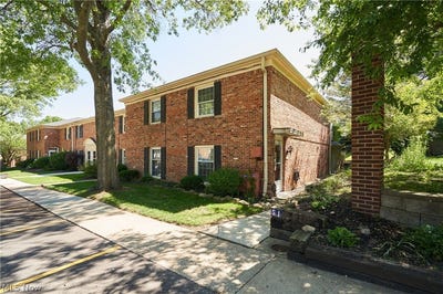 /international/us/51-nottoway-court-akron-oh-110108542015/