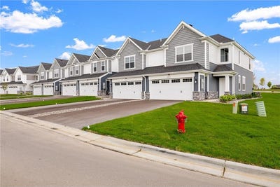 /international/us/9422-4th-street-n-lake-elmo-mn-110108415709/
