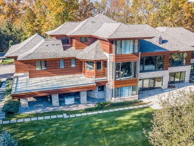 /international/us/19259-maybury-meadow-court-northville-mi-110095843090/